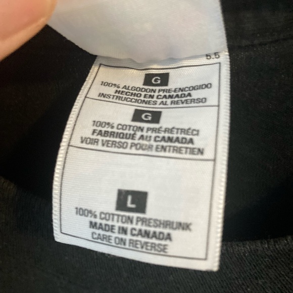 Fruit of the Loom Black Short Sleeve Tee with Colorful Graphic Design - Picture 4 of 7